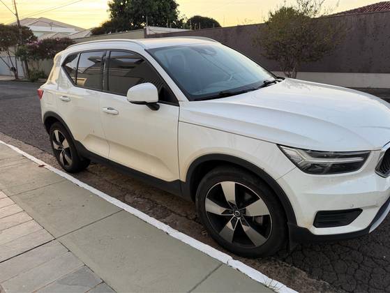 VOLVO XC40 2.0 T4 GASOLINA MOMENTUM GEARTRONIC