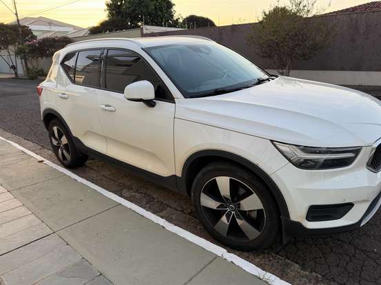 VOLVO-XC40-2.0 T4 GASOLINA MOMENTUM GEARTRONIC VOLVO-XC40-2020