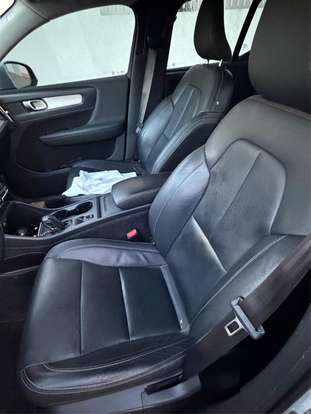 VOLVO-XC40-2020