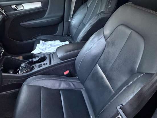 VOLVO-XC40-2.0 T4 GASOLINA MOMENTUM GEARTRONIC VOLVO-XC40-2020