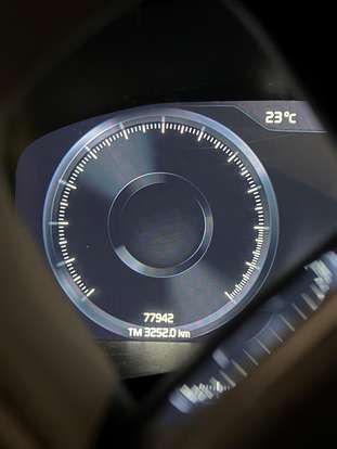 VOLVO-XC40-2020