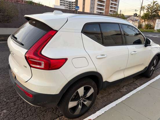 VOLVO-XC40-2.0 T4 GASOLINA MOMENTUM GEARTRONIC VOLVO-XC40-2020