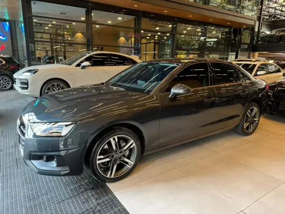 AUDI A4 2.0 TFSI MHEV PRESTIGE QUATTRO S TRONIC AUDI A4 2.0 TFSI MHEV PRESTIGE QUATTRO S TRONIC