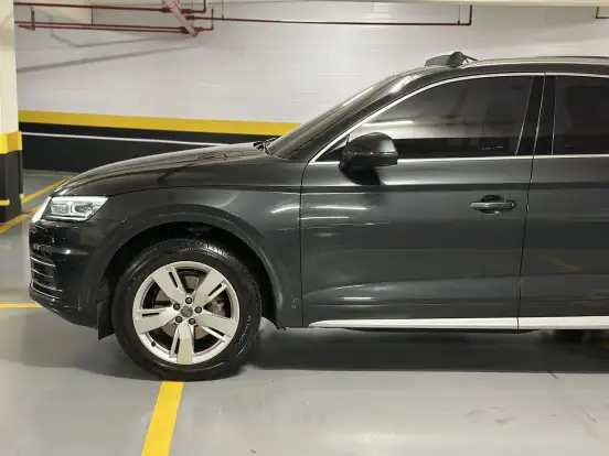 AUDI-Q5-2019