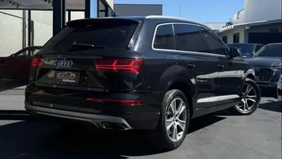 AUDI-Q7-2018
