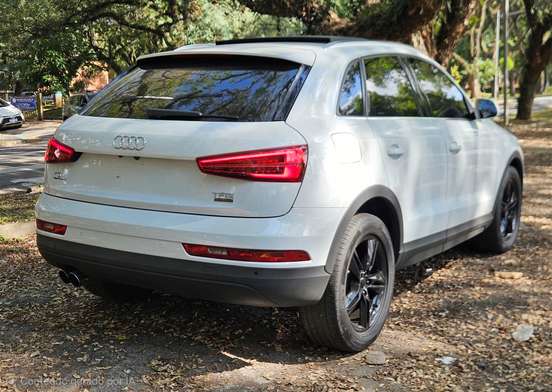 AUDI-Q3-2015