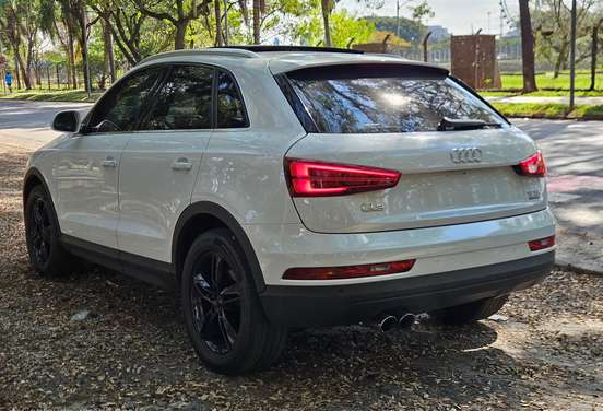 AUDI-Q3-2015