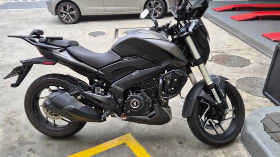 BAJAJ DOMINAR 400 