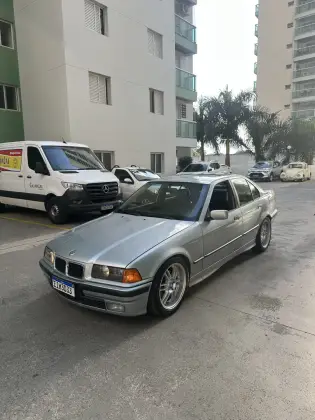 BMW 325i 2.5 SEDAN 24V GASOLINA 4P AUTOMÁTICO BMW 325i 2.5 SEDAN 24V GASOLINA 4P AUTOMÁTICO
