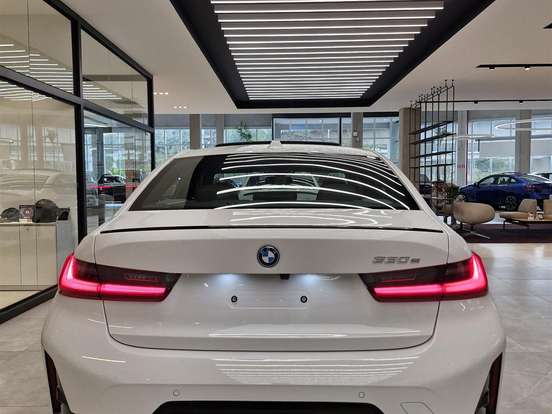 BMW-330e-2.0 16V TURBO HÍBRIDO M SPORT AUTOMÁTICO BMW-330e-2025