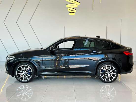 BMW-X4-2021