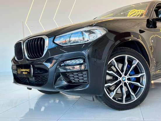 BMW-X4-2021