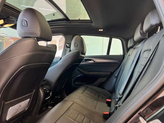BMW-X4-2021