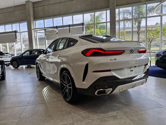 BMW-X6-2025