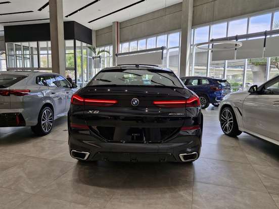 BMW-X6-3.0 TWINPOWER GASOLINA XDRIVE40I M SPORT DARK EDITION AUTOMÁTICO BMW-X6-2025
