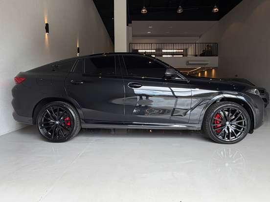 BMW-X6-2025
