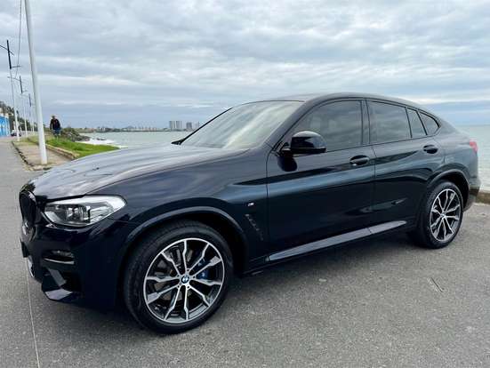 BMW-X4-2021