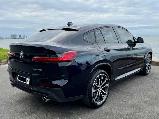 BMW-X4-2021