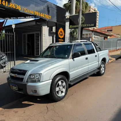 CHEVROLET S10 2.4 MPFI EXECUTIVE 4X2 CD 8V FLEX 4P MANUAL CHEVROLET S10 2.4 MPFI EXECUTIVE 4X2 CD 8V FLEX 4P MANUAL