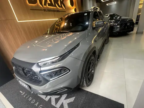 FIAT TORO 2.0 16V TURBO DIESEL ULTRA 4WD AT9 FIAT TORO 2.0 16V TURBO DIESEL ULTRA 4WD AT9