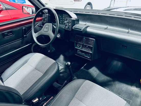 FIAT-UNO-1.0 MILLE ELETRONIC 8V GASOLINA 2P MANUAL FIAT-UNO-1994