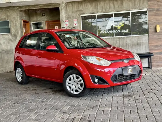 FORD FIESTA 1.0 ROCAM SE 8V FLEX 4P MANUAL FORD FIESTA 1.0 ROCAM SE 8V FLEX 4P MANUAL