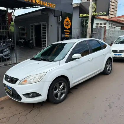 FORD FOCUS 1.6 GLX 16V FLEX 4P MANUAL FORD FOCUS 1.6 GLX 16V FLEX 4P MANUAL