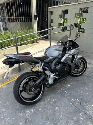 HONDA-CBR 1000RR FIREBLADE-2006