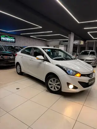 HYUNDAI HB20S 1.0 COMFORT PLUS 12V FLEX 4P MANUAL HYUNDAI HB20S 1.0 COMFORT PLUS 12V FLEX 4P MANUAL