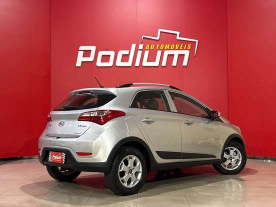 HYUNDAI-HB20X-2013