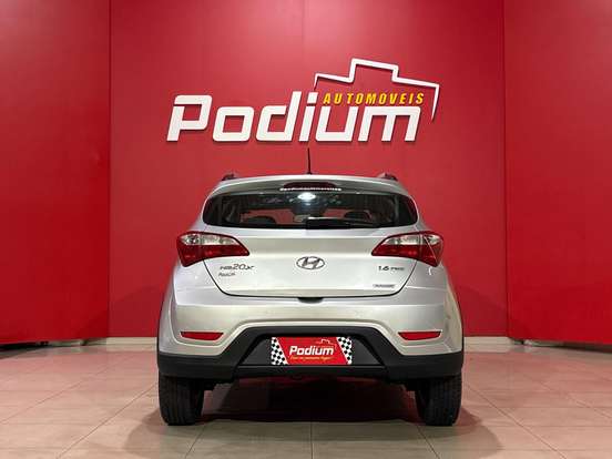 HYUNDAI-HB20X-1.6 16V STYLE FLEX 4P AUTOMÁTICO HYUNDAI-HB20X-2013
