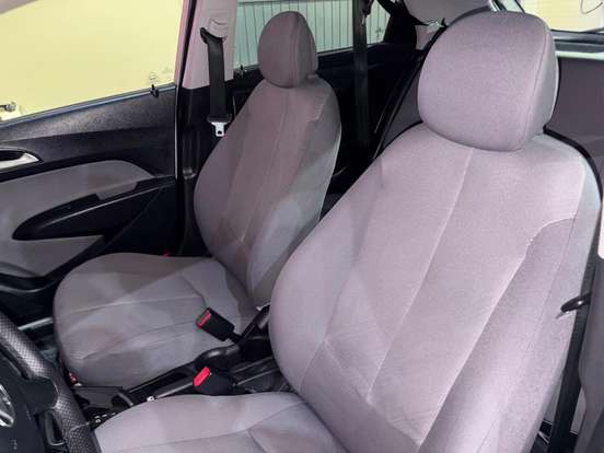 HYUNDAI-HB20X-2013