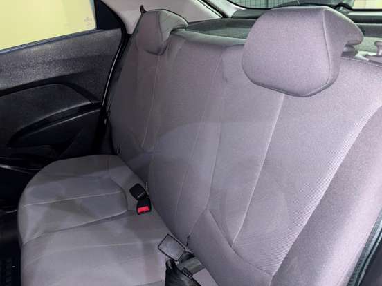 HYUNDAI-HB20X-2013
