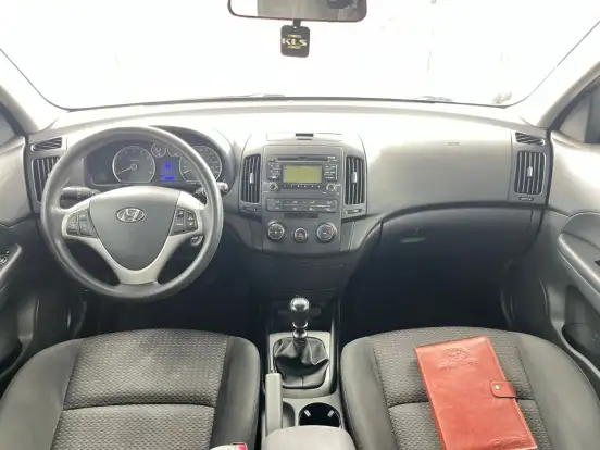 HYUNDAI-I30-2011