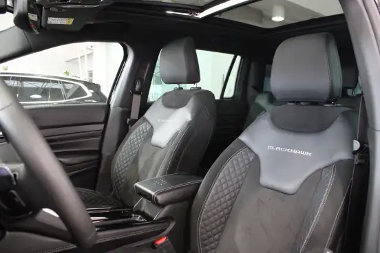 JEEP-COMMANDER-2024