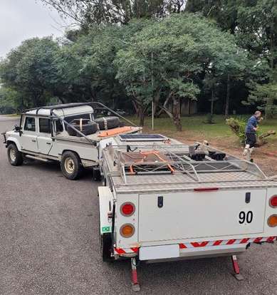 LAND ROVER-DEFENDER-2010