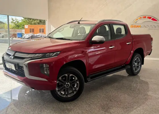 MITSUBISHI L200 TRITON 2.4 16V TURBO DIESEL SPORT HPE-S CD 4P 4X4 AUTOMÁTICO MITSUBISHI L200 TRITON 2.4 16V TURBO DIESEL SPORT HPE-S CD 4P 4X4 AUTOMÁTICO