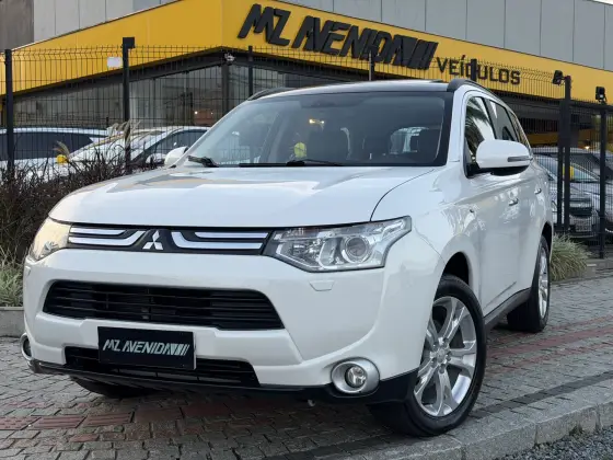 MITSUBISHI OUTLANDER 3.0 GT 4X4 V6 24V GASOLINA 4P AUTOMÁTICO