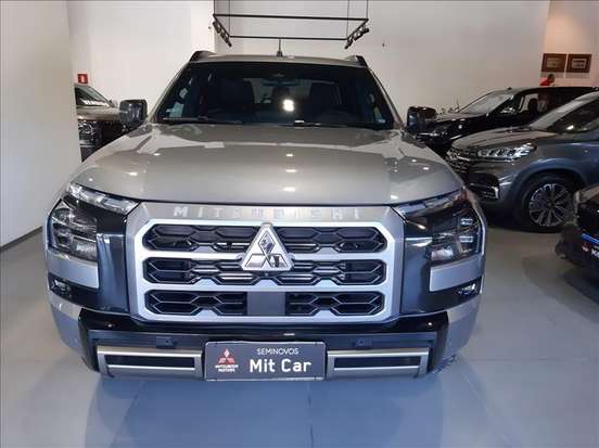 MITSUBISHI-TRITON-2025