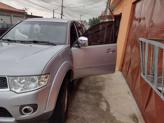 MITSUBISHI-L200 TRITON-3.2 HPE 4X4 CD 16V TURBO INTERCOOLER DIESEL 4P AUTOMÁTICO MITSUBISHI-L200 TRITON-2013