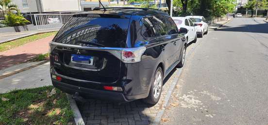 MITSUBISHI-OUTLANDER-2.0 16V GASOLINA 4P AUTOMÁTICO MITSUBISHI-OUTLANDER-2013