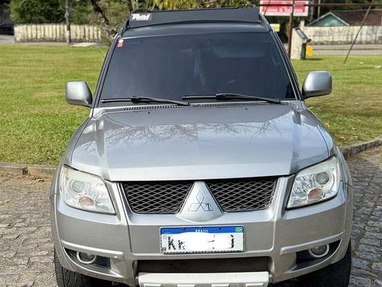 MITSUBISHI-PAJERO TR4-2.0 4X4 16V 140CV FLEX 4P AUTOMÁTICO MITSUBISHI-PAJERO TR4-2014