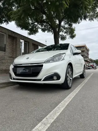 PEUGEOT 208 1.6 GRIFFE 16V FLEX 4P AUTOMÁTICO PEUGEOT 208 1.6 GRIFFE 16V FLEX 4P AUTOMÁTICO