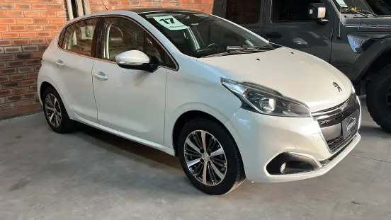 PEUGEOT-208-2016