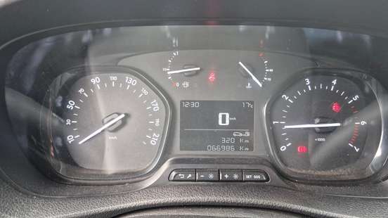 PEUGEOT-EXPERT-2022