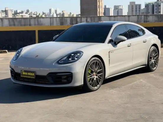 PORSCHE-PANAMERA-2023