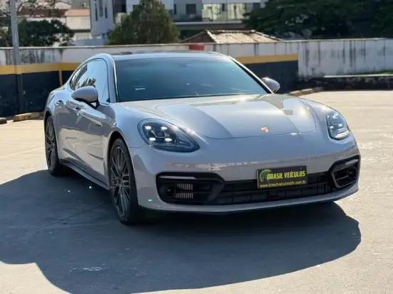 PORSCHE-PANAMERA-2023