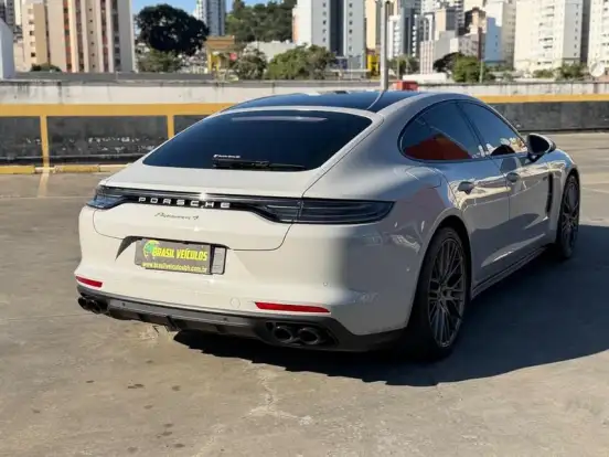 PORSCHE-PANAMERA-2023