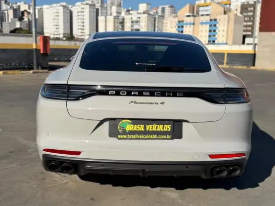 PORSCHE-PANAMERA-2023