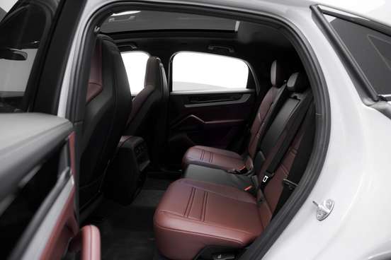 PORSCHE-CAYENNE-2024